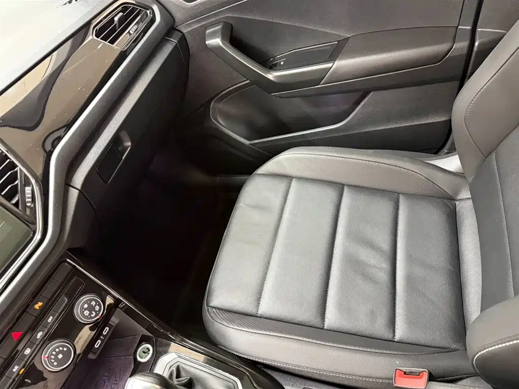 Volkswagen T-ROC 2022 280TSI DSG 2WD Comfort PLUS фото 13