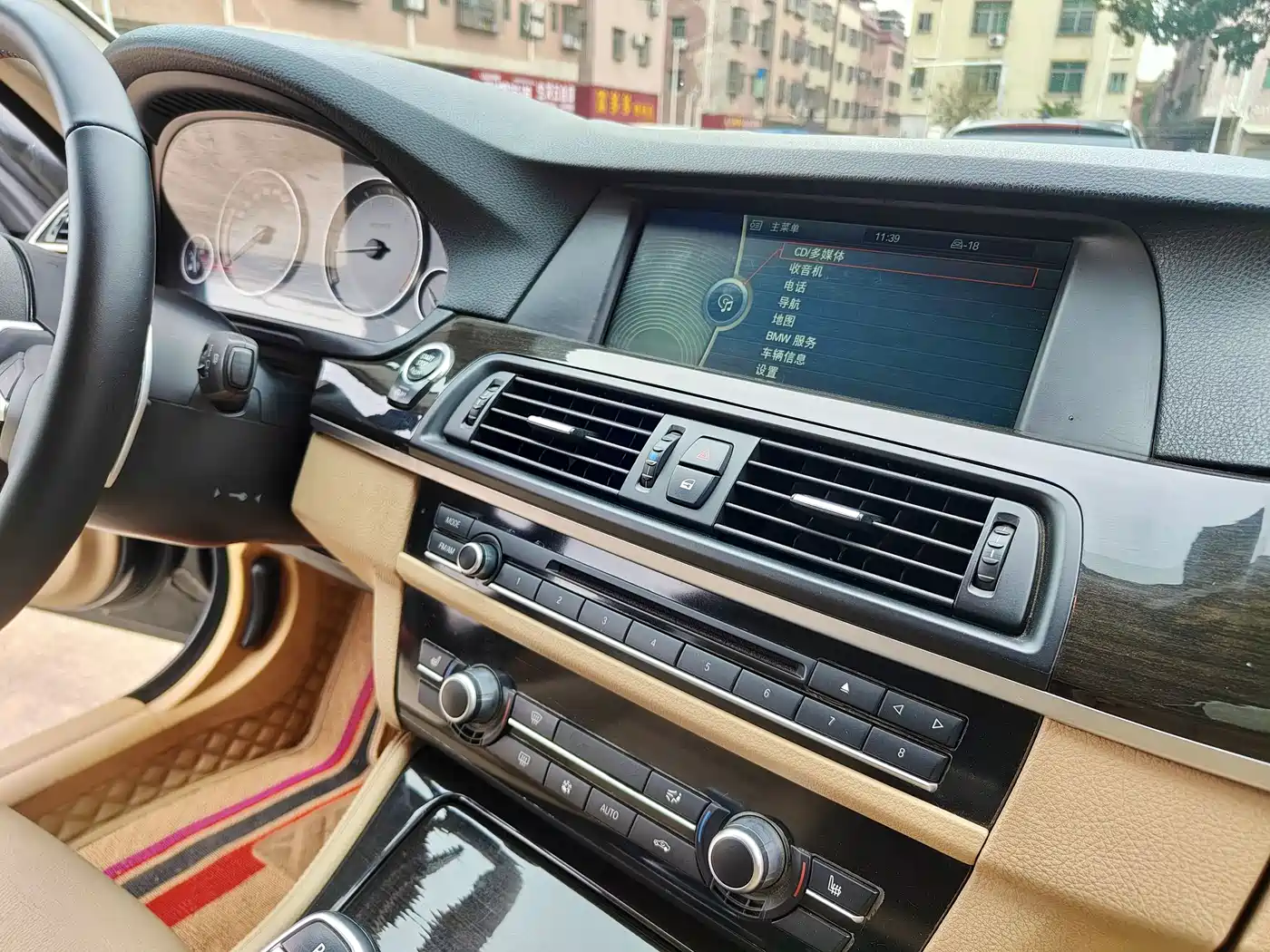BMW 5 Series 2012 535Li Luxury фото 52