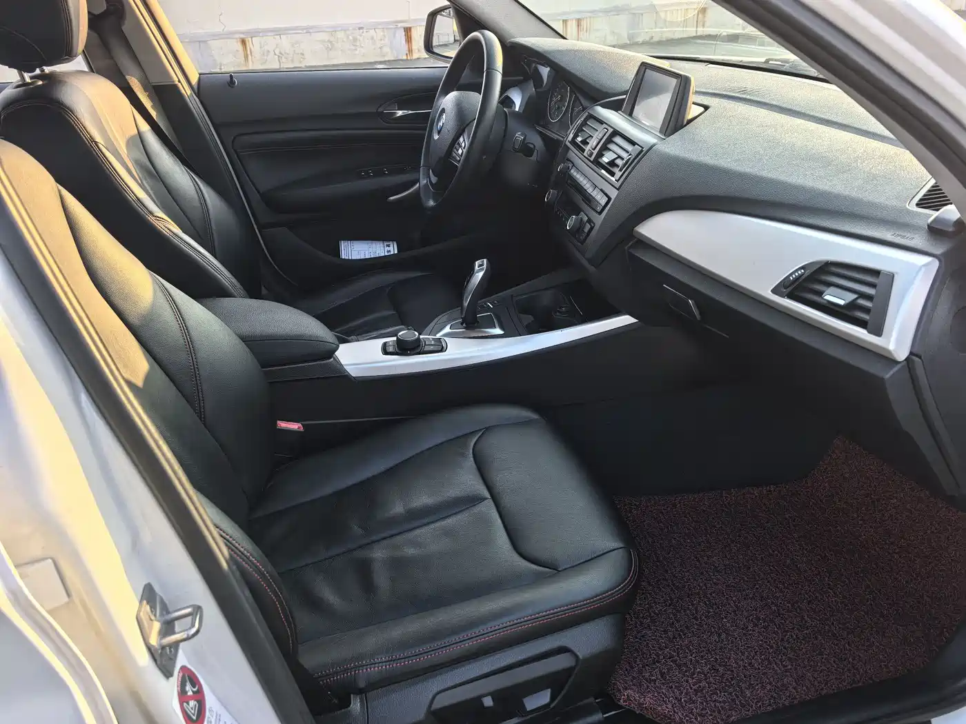 BMW 1 Series (Import) 2015 118i Leading фото 10