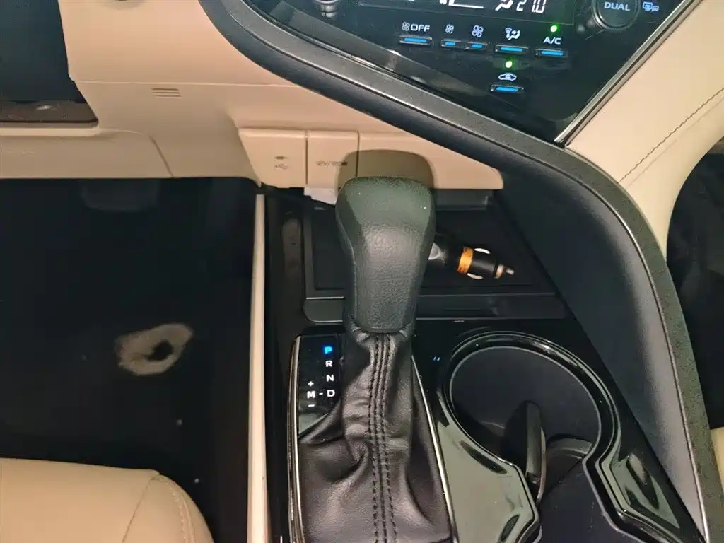 Toyota Camry 2019 2.0E Elite Edition China VI фото 6