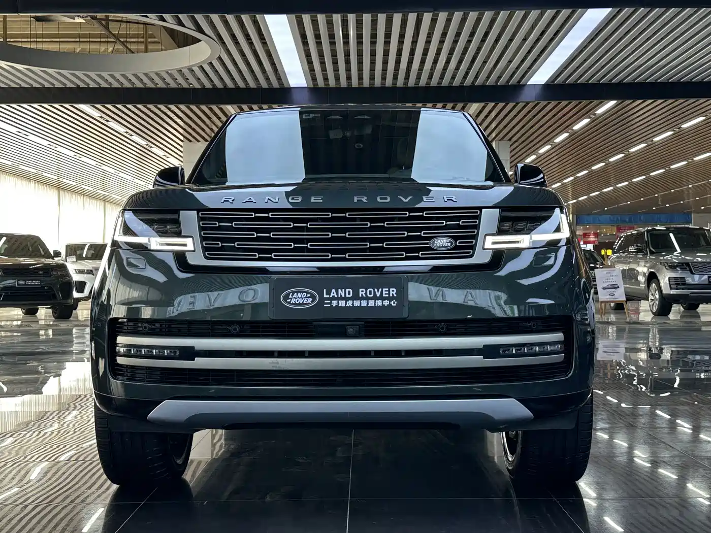 Land Rover Range Rover 2023 2023 3.0 L6 400PS Golden Age 7-Seater Long Wheelbase