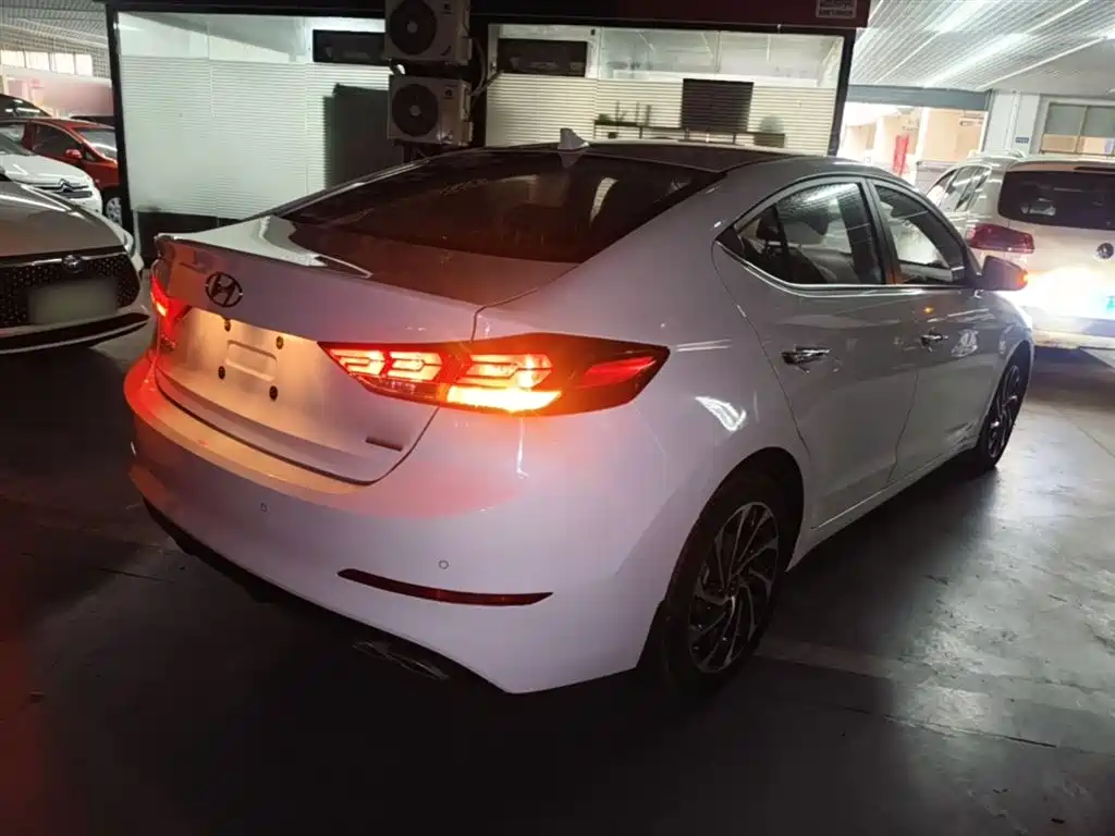 Hyundai Elantra 2020 1.4T DCT Dynamic·Vitality фото 7