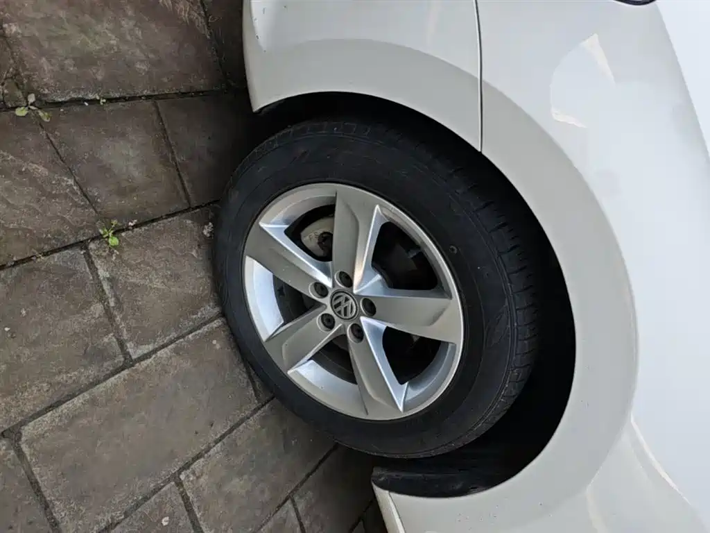 Volkswagen Santana 2015 1.6L Automatic Comfort Edition фото 23