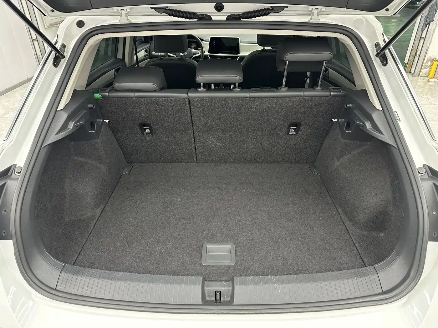 VOLKSWAGEN T-ROC EXPLORING SONGS