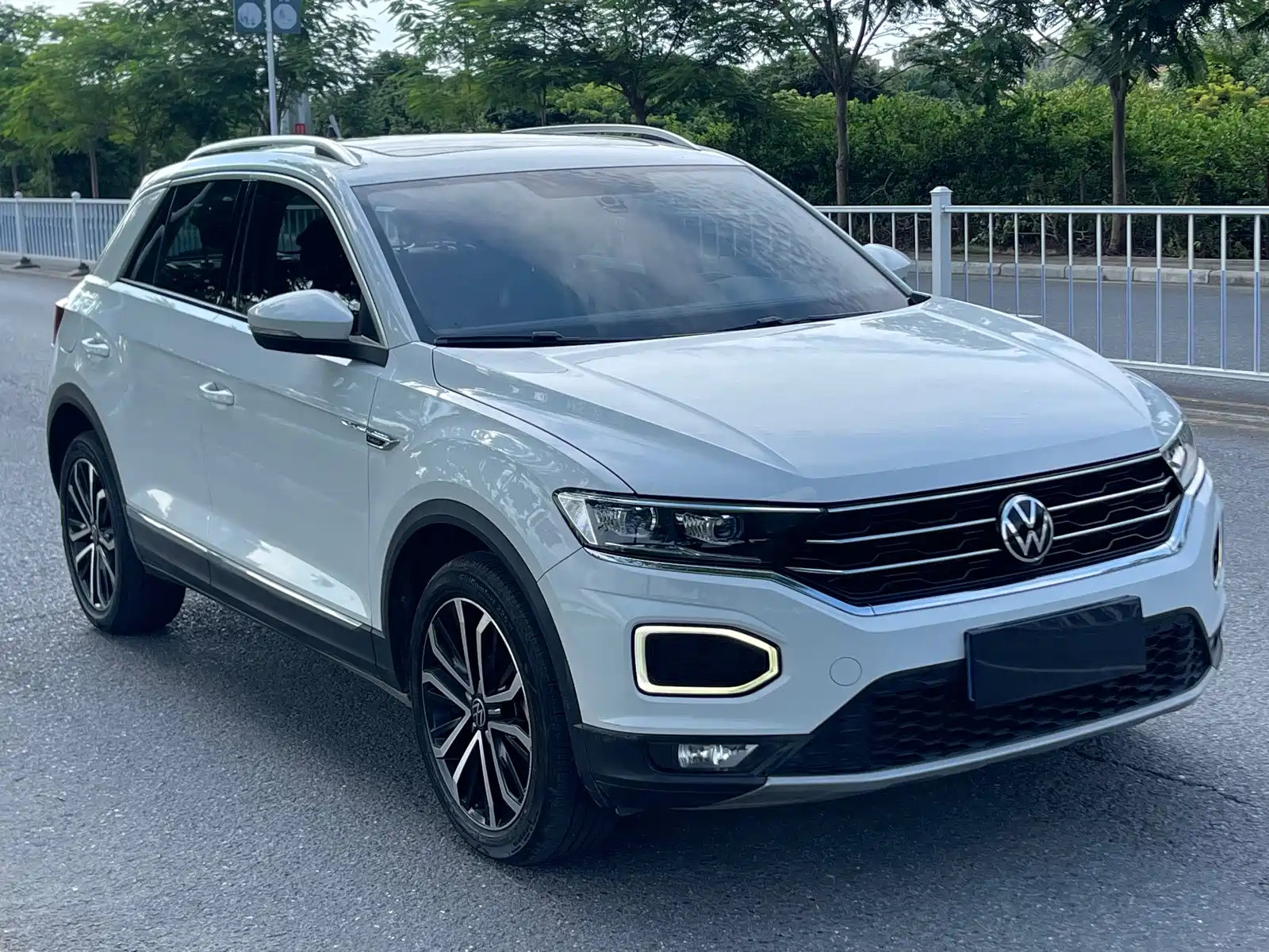 Фото 3 - Volkswagen T-ROC
