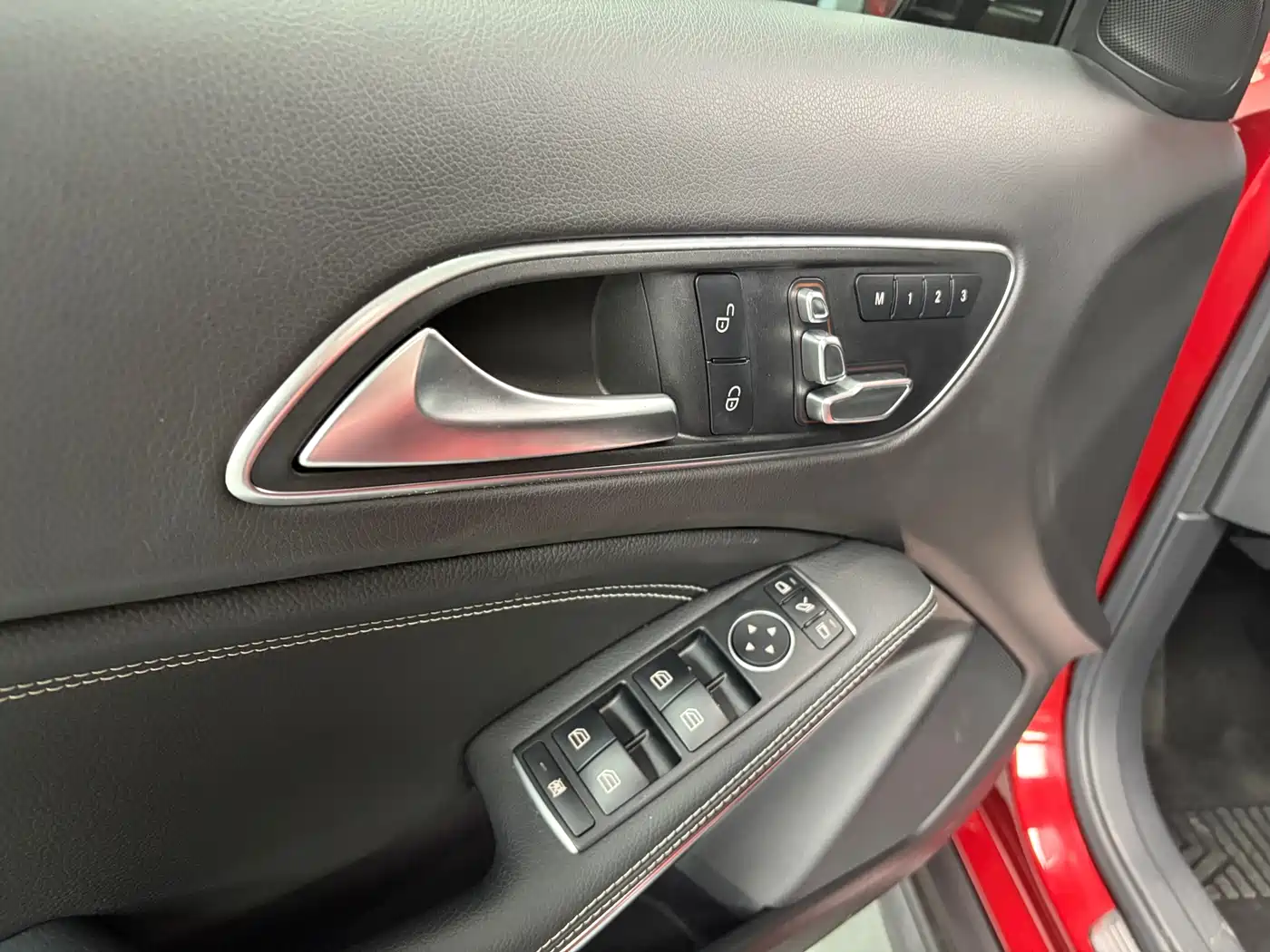 Mercedes-Benz GLA 2018 GLA 220 4MATIC Sport фото 15