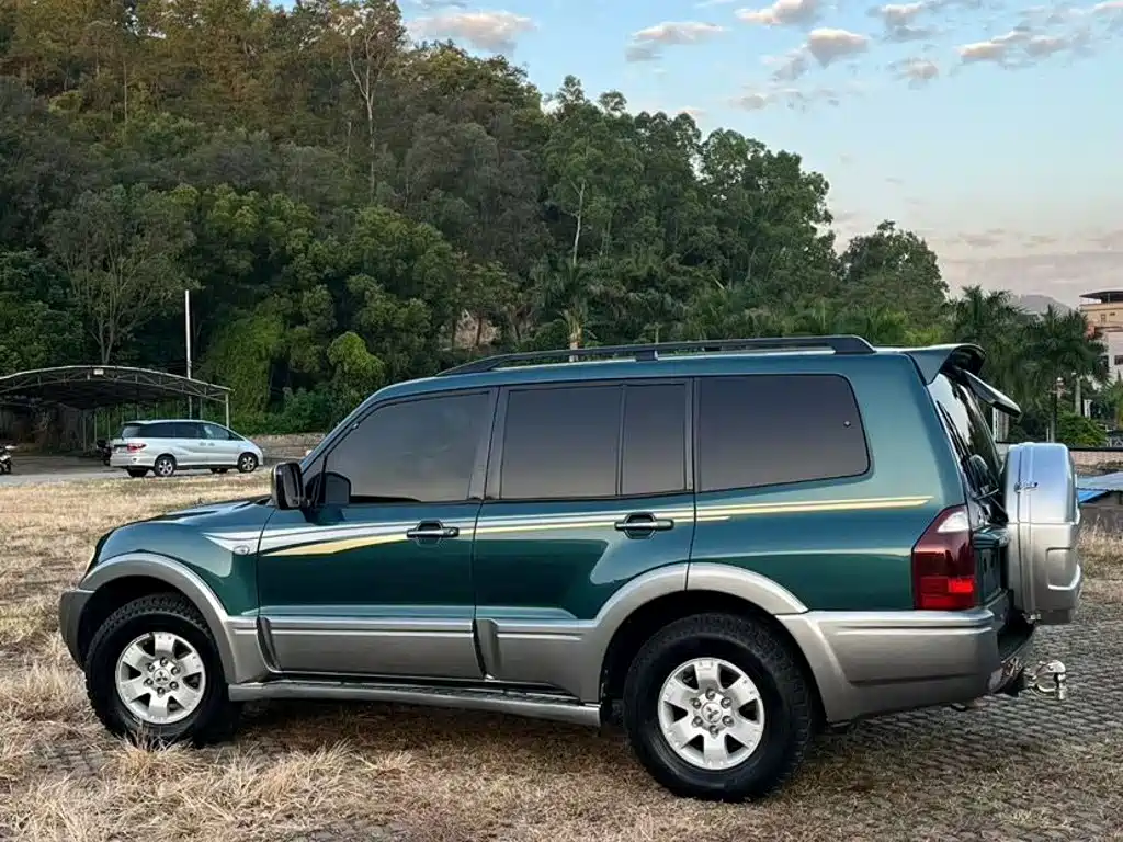 Mitsubishi Pajero 2003 2004 Model V73 3.0L GLS