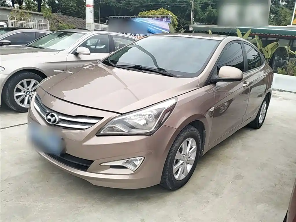 Hyundai Verna 2014 1.4L Manual Smart GLS фото 2