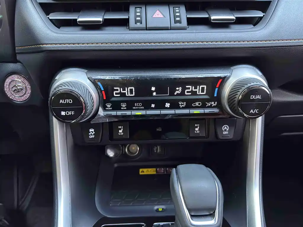 TOYOTA RAV4 RONGFANG