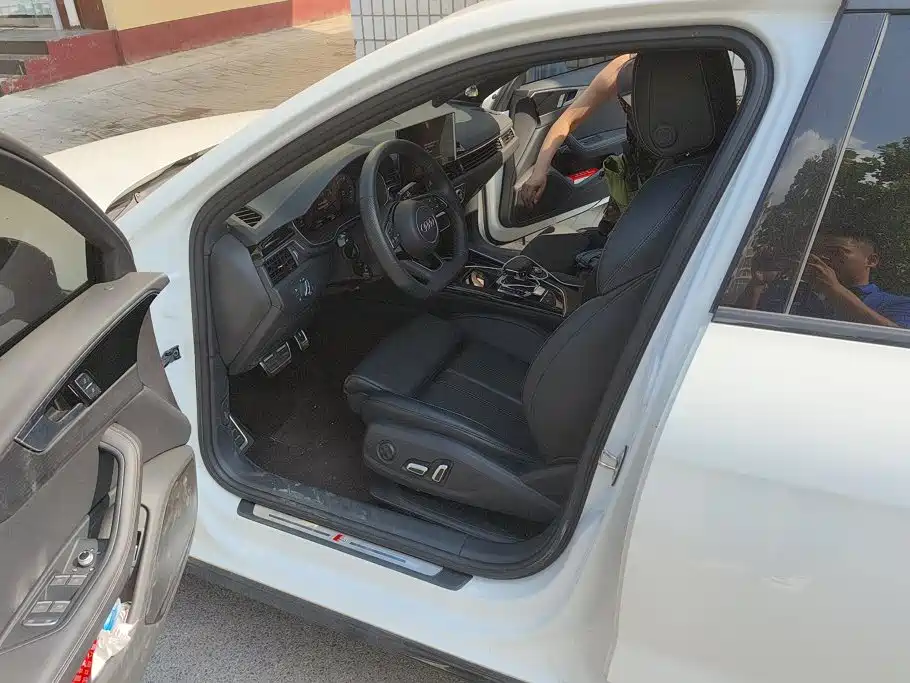 Audi A4L 2025 2024 40 TFSI Luxury Dynamic