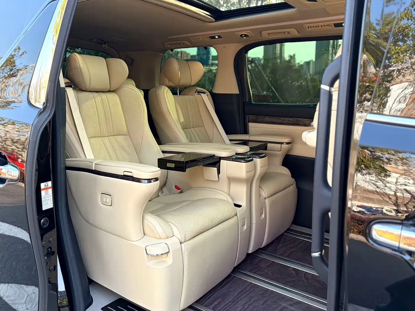 Toyota Vellfire 2021 Crown Hybrid 2.5L HV Supreme Edition фото 19