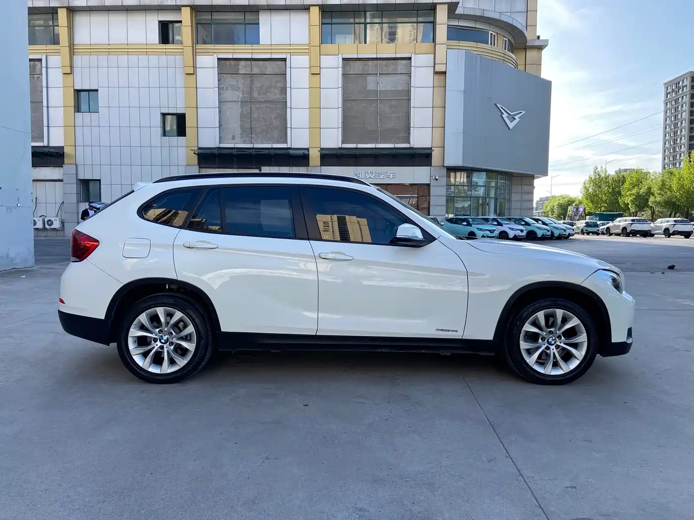 BMW X1 2013 sDrive18i Fashion фото 6