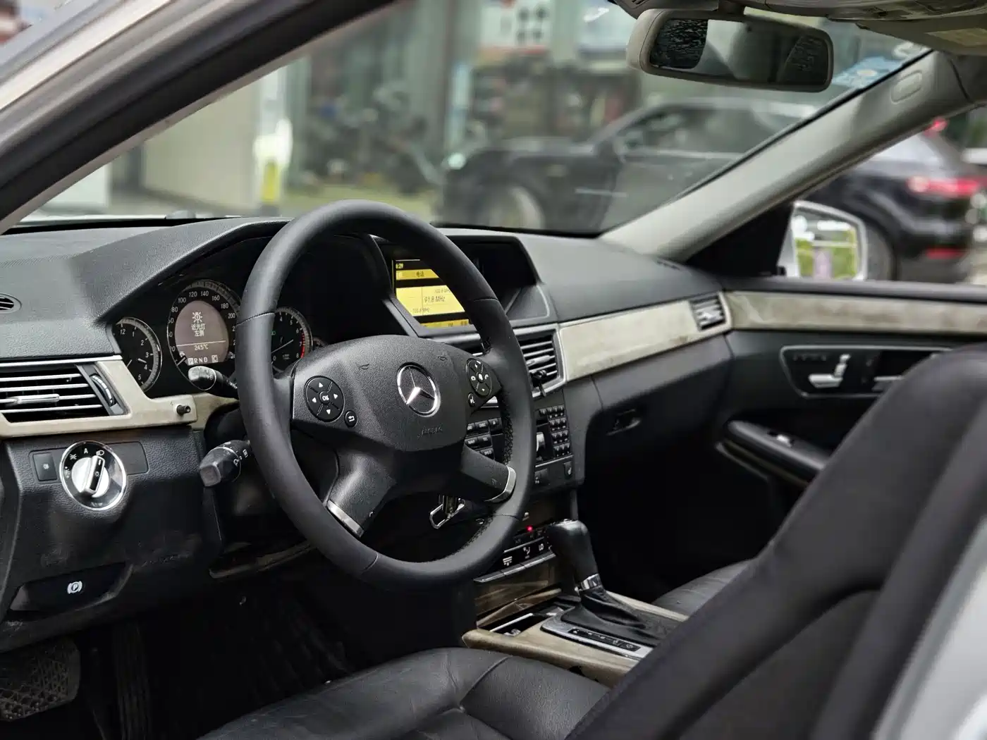 Mercedes-Benz E-Class (Import) 2010 E 200 CGI Elegance фото 13