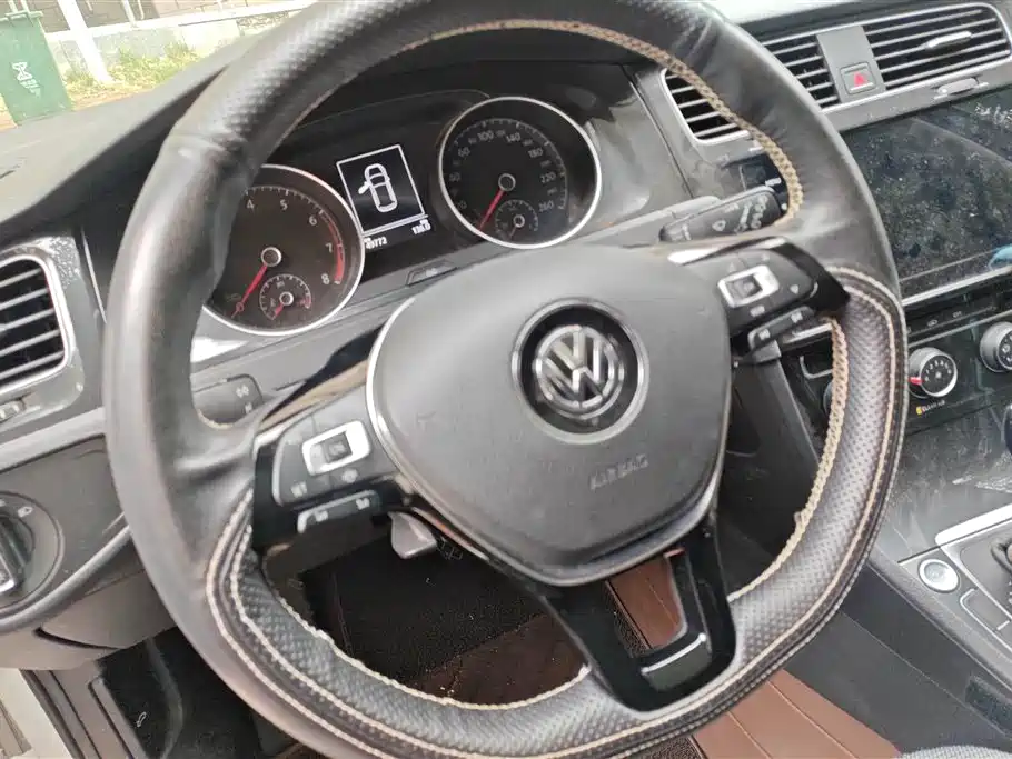 Volkswagen Golf 2020 Beloved Edition 280TSI DSG Comfort фото 15
