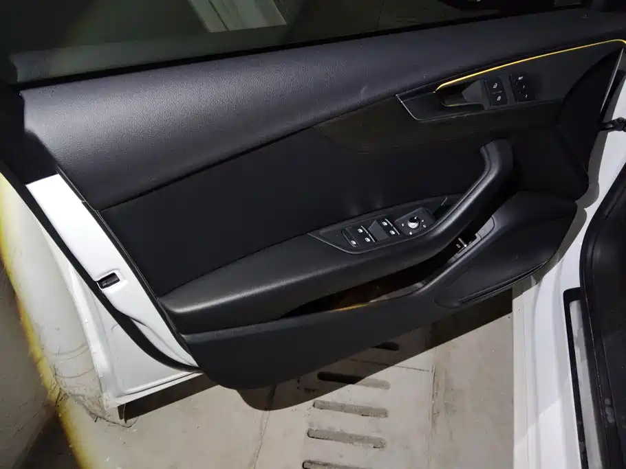 Фото 7 - Audi A4L