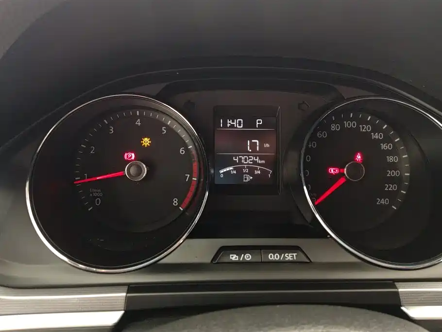 Volkswagen Bora 2017 1.6L Automatic Fashion Edition фото 14