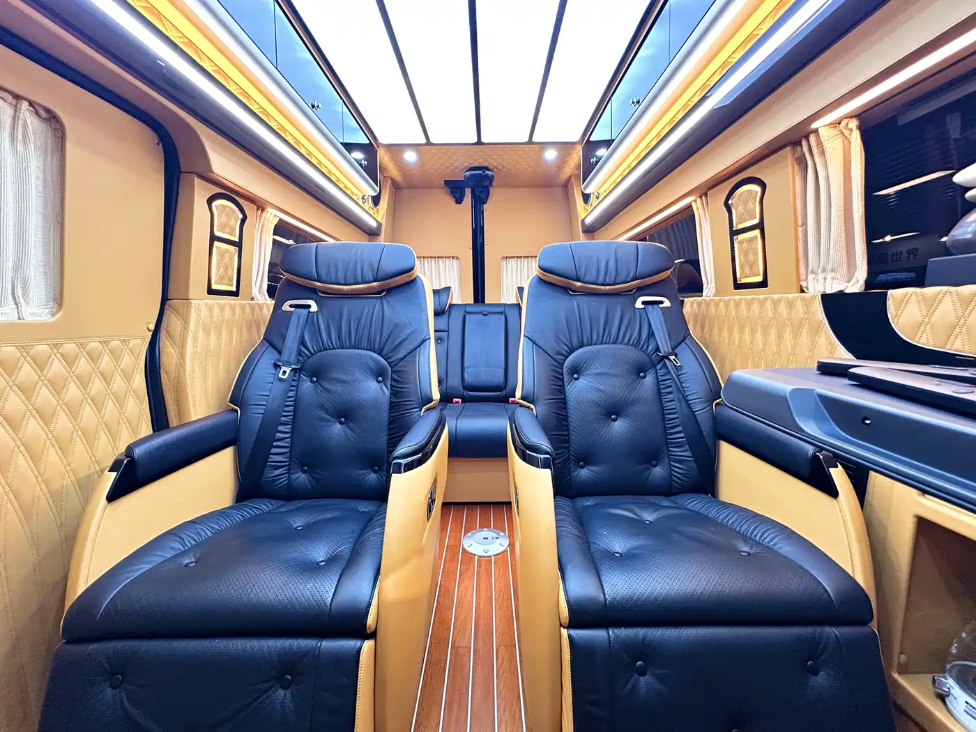 Ford Transit 2020 2.0T Gasoline Multi-purpose Commercial Vehicle Medium Wheelbase Low Roof Dual Swing Doors China V фото 29