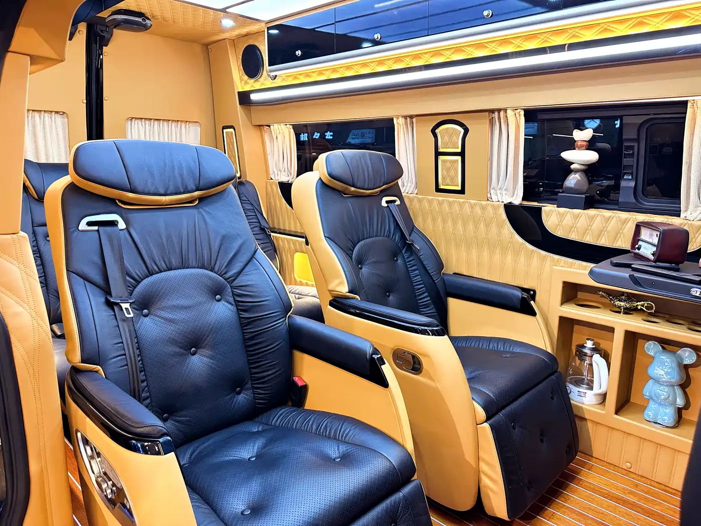 Ford Transit 2020 2.0T Gasoline Multi-purpose Commercial Vehicle Medium Wheelbase Low Roof Dual Swing Doors China V фото 19