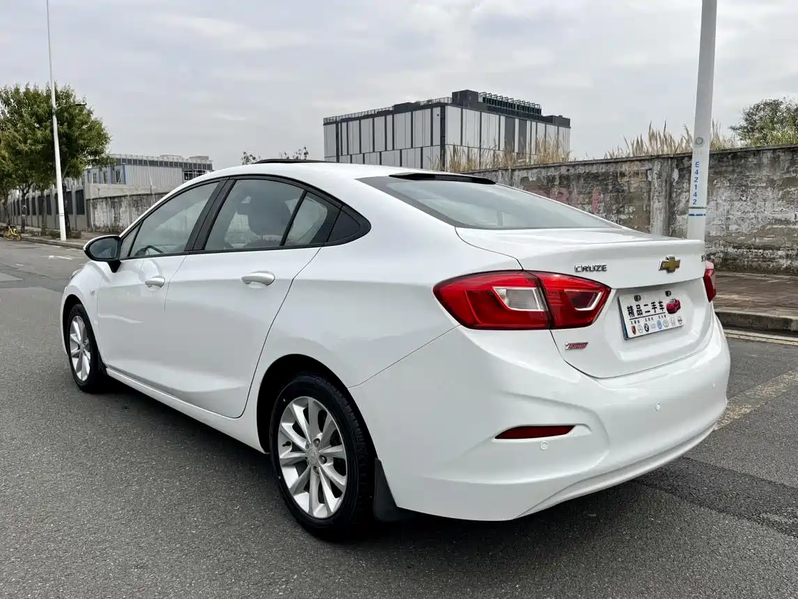 Chevrolet Cruze 2017 1.4T DCT Pioneer Sunroof фото 7