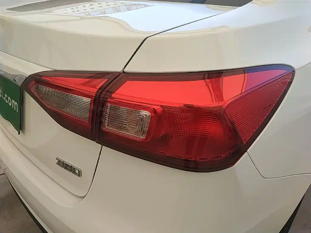 Roewe 360 2017 2017 1.5L Auto Luxury Edition