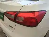 Фото 8 - Roewe 360