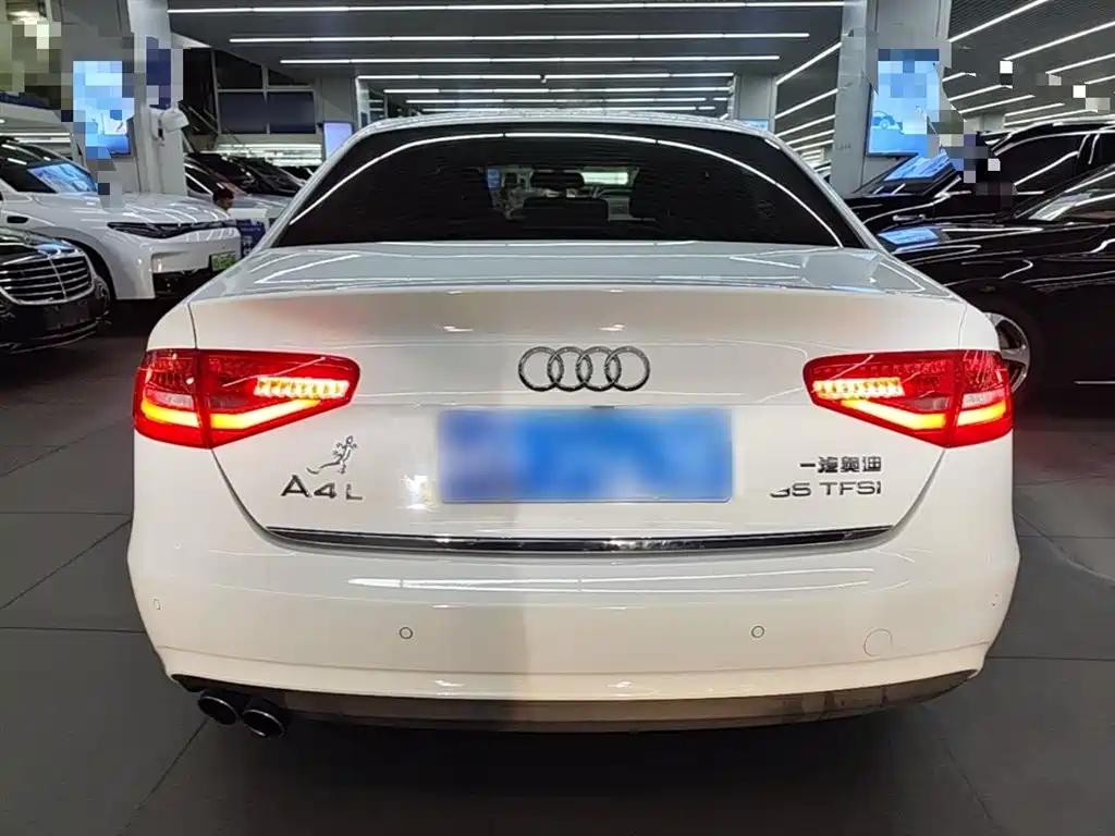 Audi A4L 2016 35 TFSI Automatic Comfort фото 6
