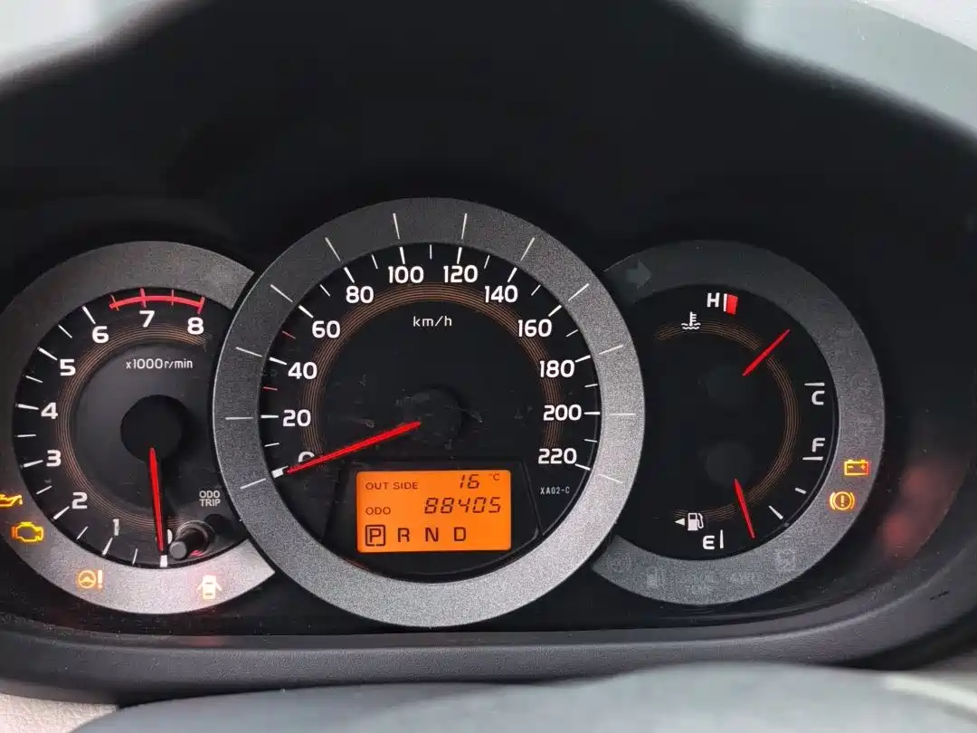 Toyota RAV4 Rongfang 2011 2.0L Automatic Luxury Edition фото 11