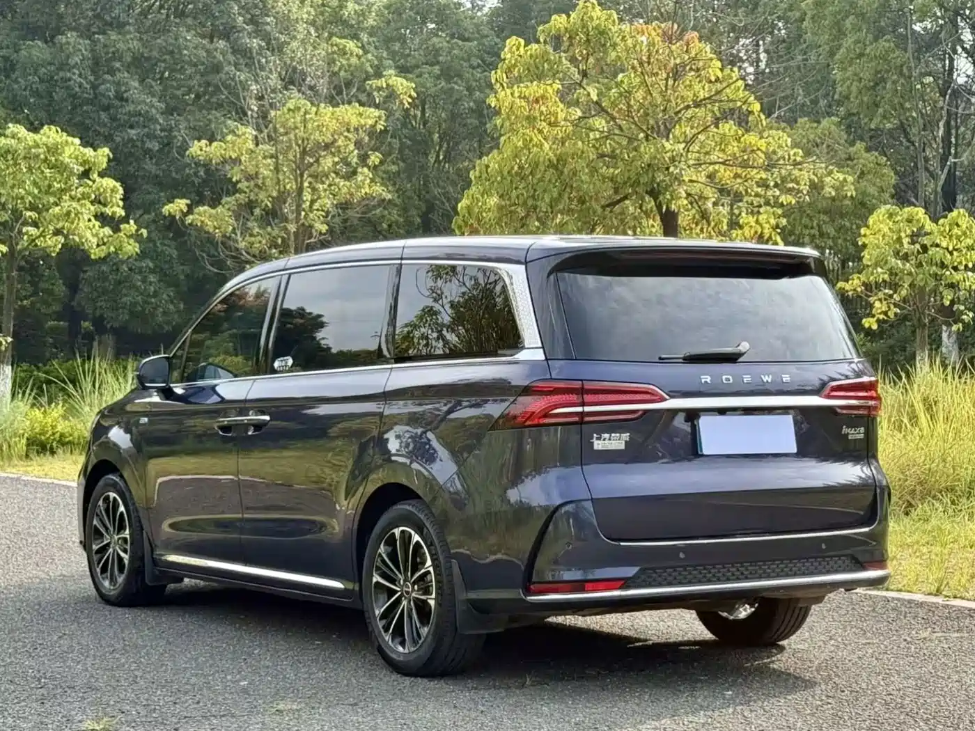 Фото 7 - Roewe iMAX8
