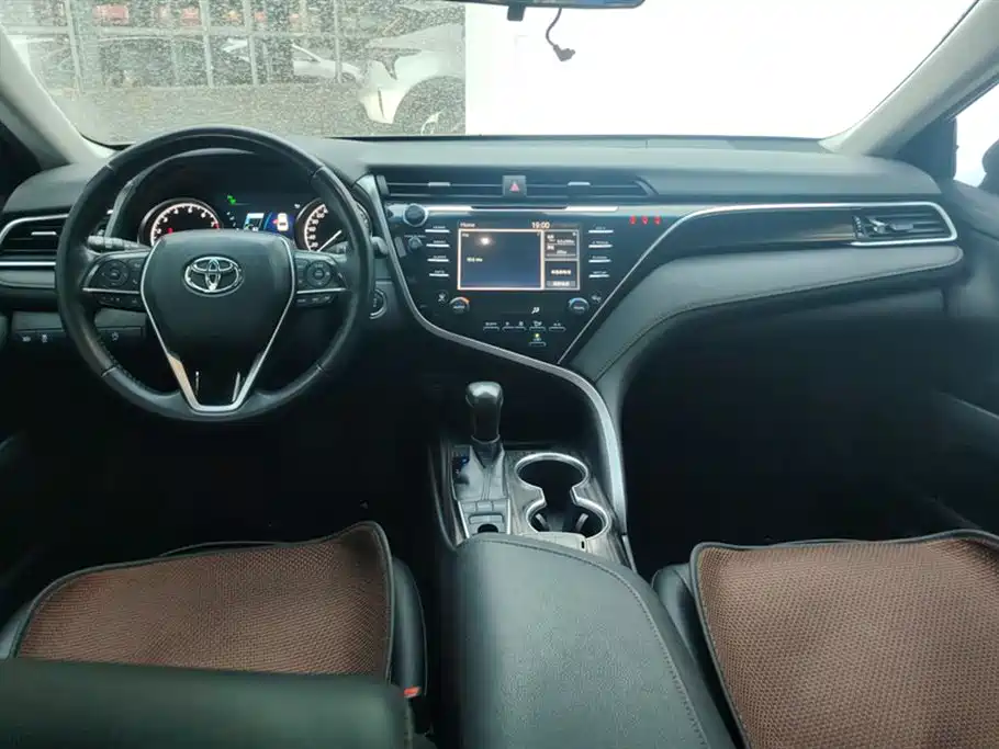 Toyota Camry 2018 2.5G Luxury Edition фото 12