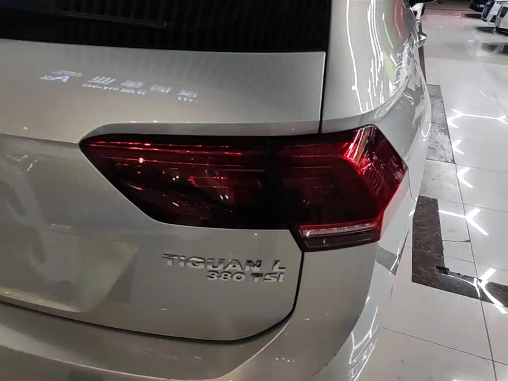 Volkswagen Tiguan L 2018 380TSI Automatic AWD Flagship Edition фото 8
