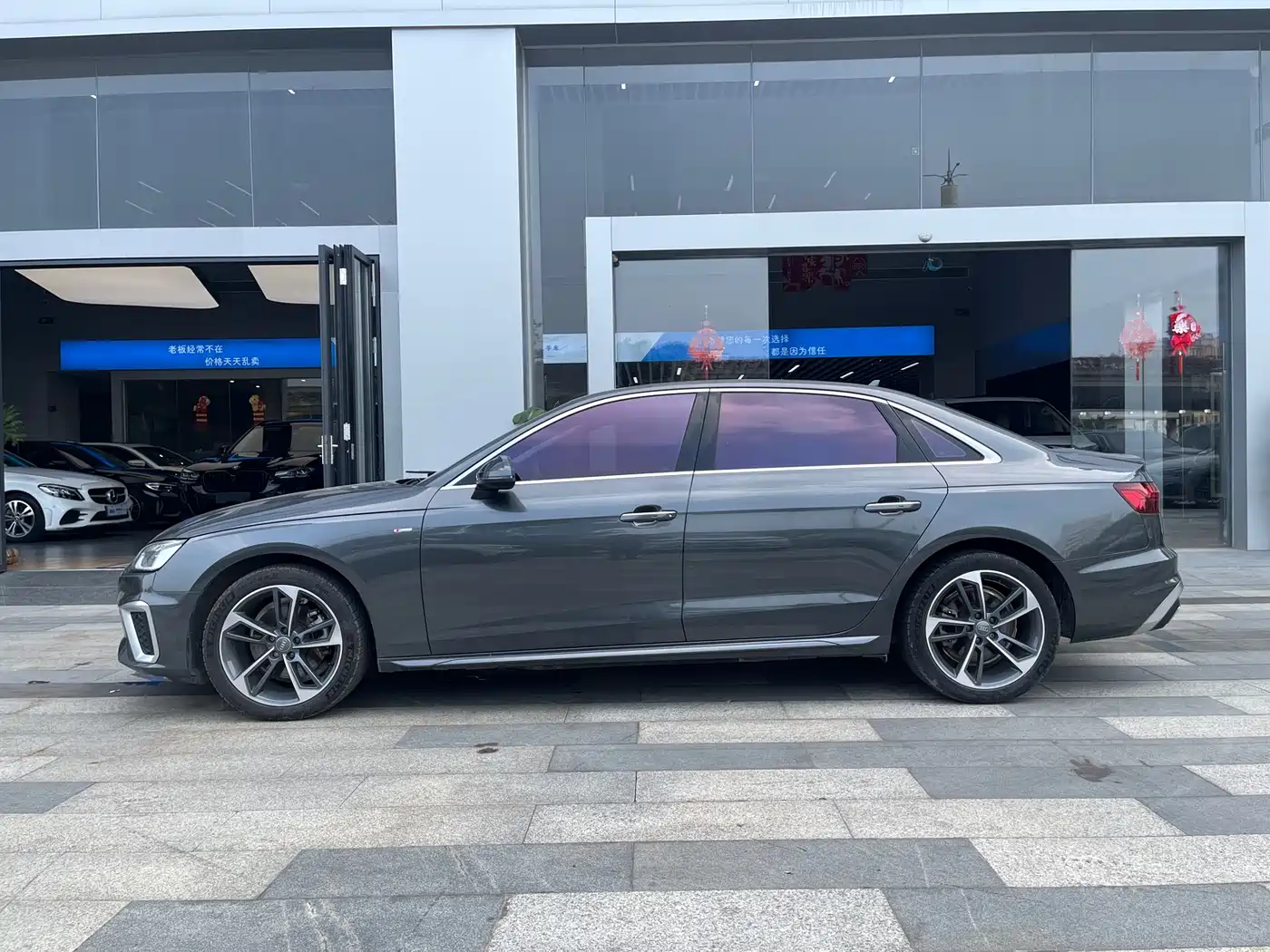 Audi A4L 2020 40 TFSI Fashion Dynamic Edition фото 3