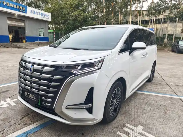Denza D9 DM-i 980, Полный привод, Престиж
