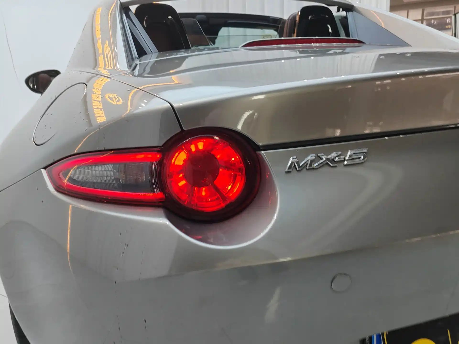 Фото 13 - Mazda MX-5