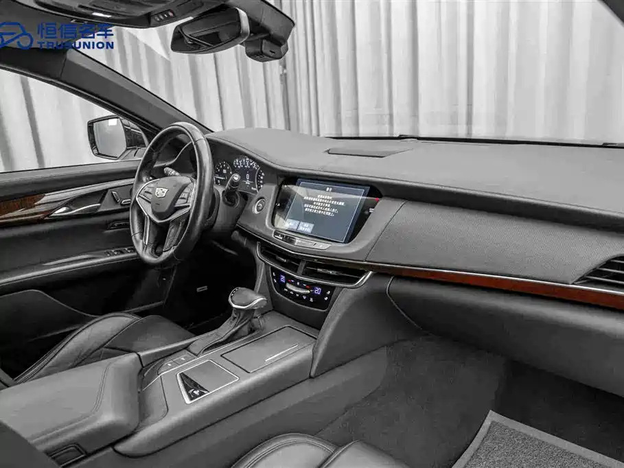 Фото 14 - Cadillac CT6
