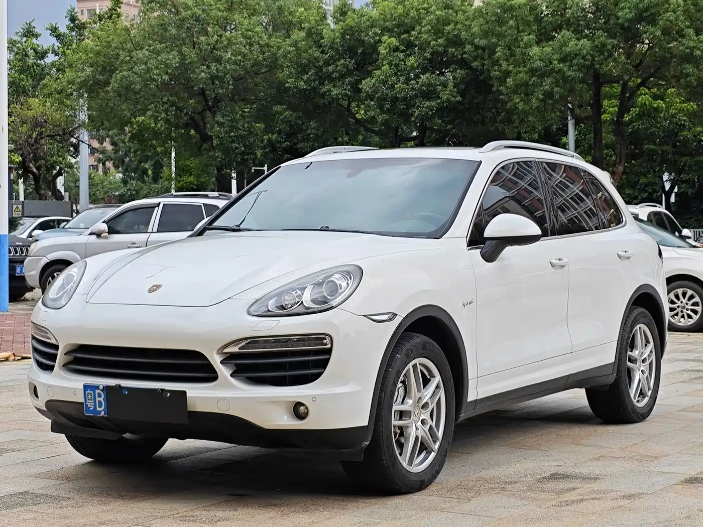 Photo 1 - Porsche Cayenne