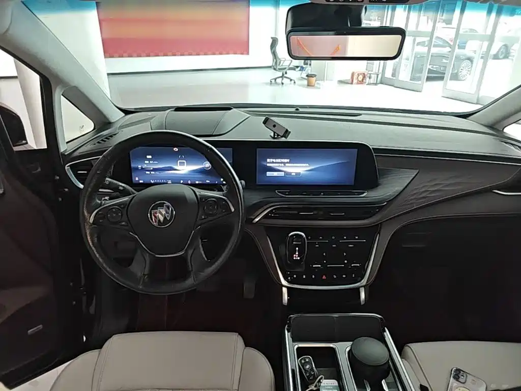 Фото 10 - Buick GL8