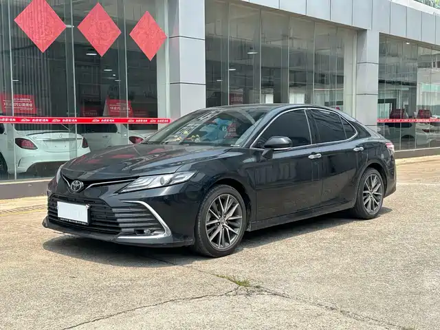 Toyota Camry 2.5G, Люкс