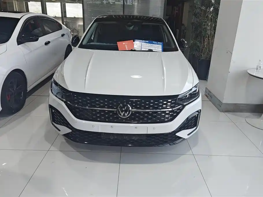 Volkswagen Lavida 2023 300TSI DSG Starlight Full Comfort Edition фото 2