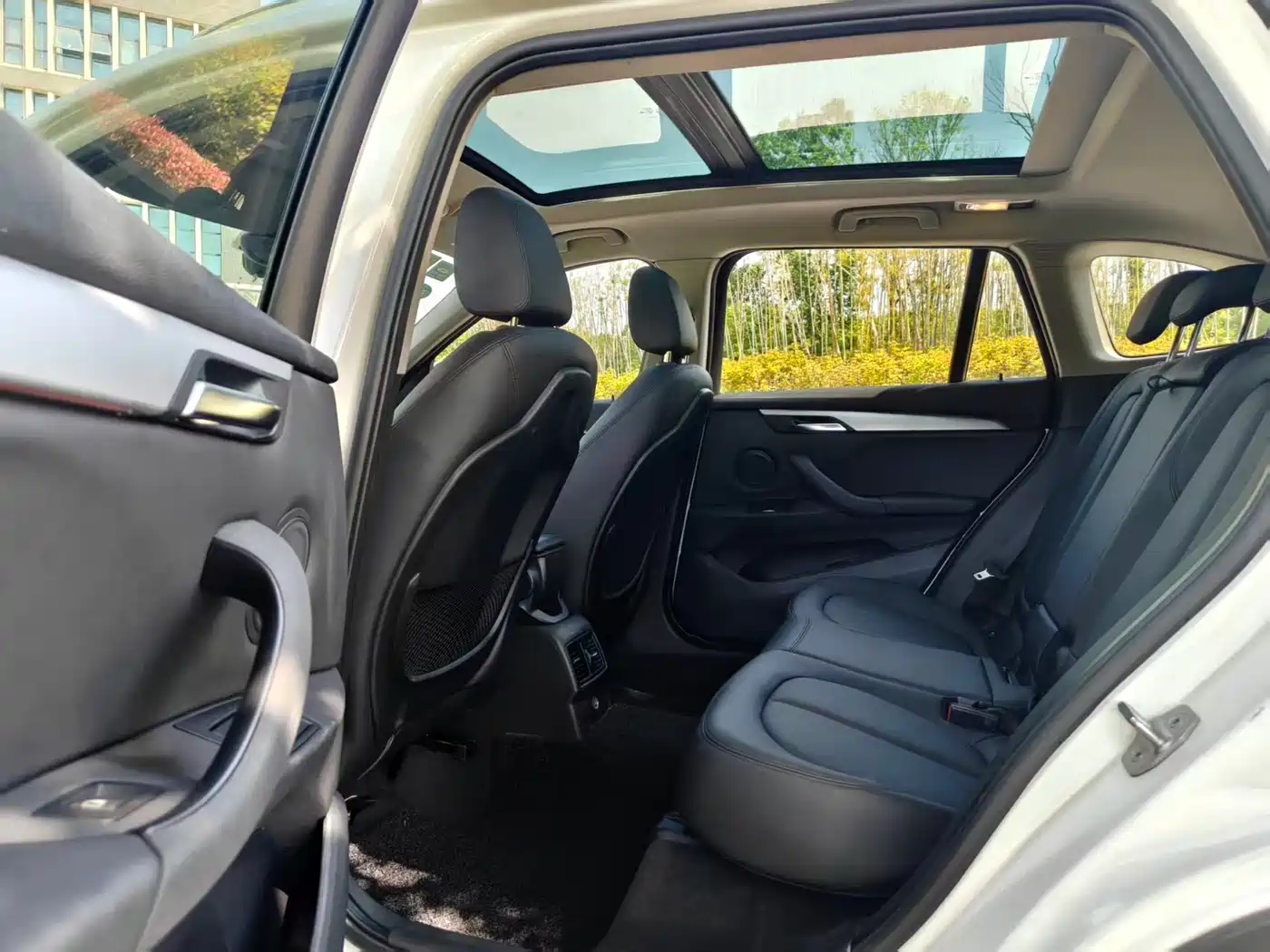 BMW X1 2018 sDrive20Li Leading Model фото 8
