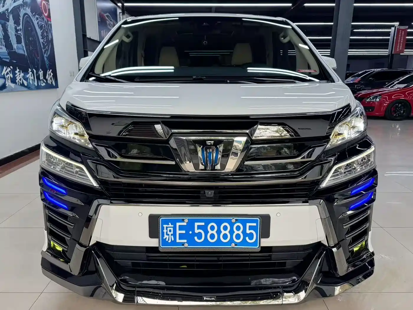 Toyota Vellfire 2021 Crown Hybrid 2.5L HV Premium Edition фото 2