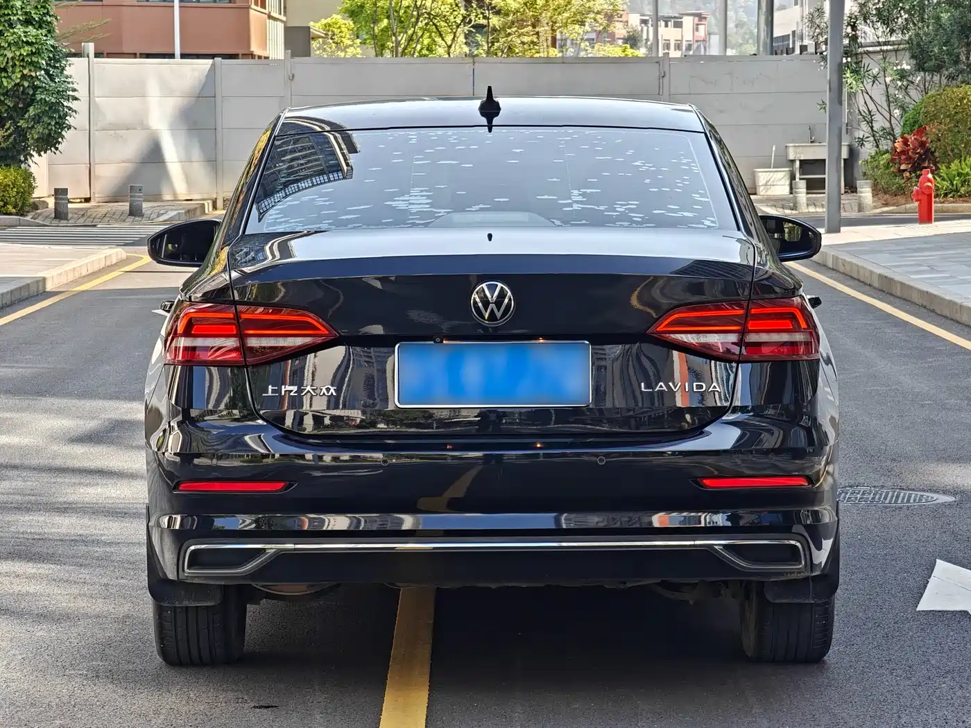Volkswagen Lavida 2022 1.5L Auto Comfort Edition фото 11