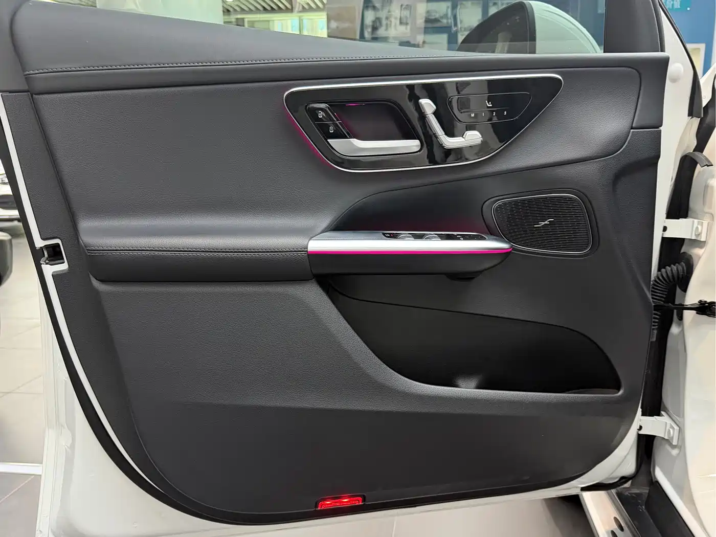 Mercedes-Benz GLC 2025 GLC 300 L 4MATIC Dynamic 5-seater фото 17