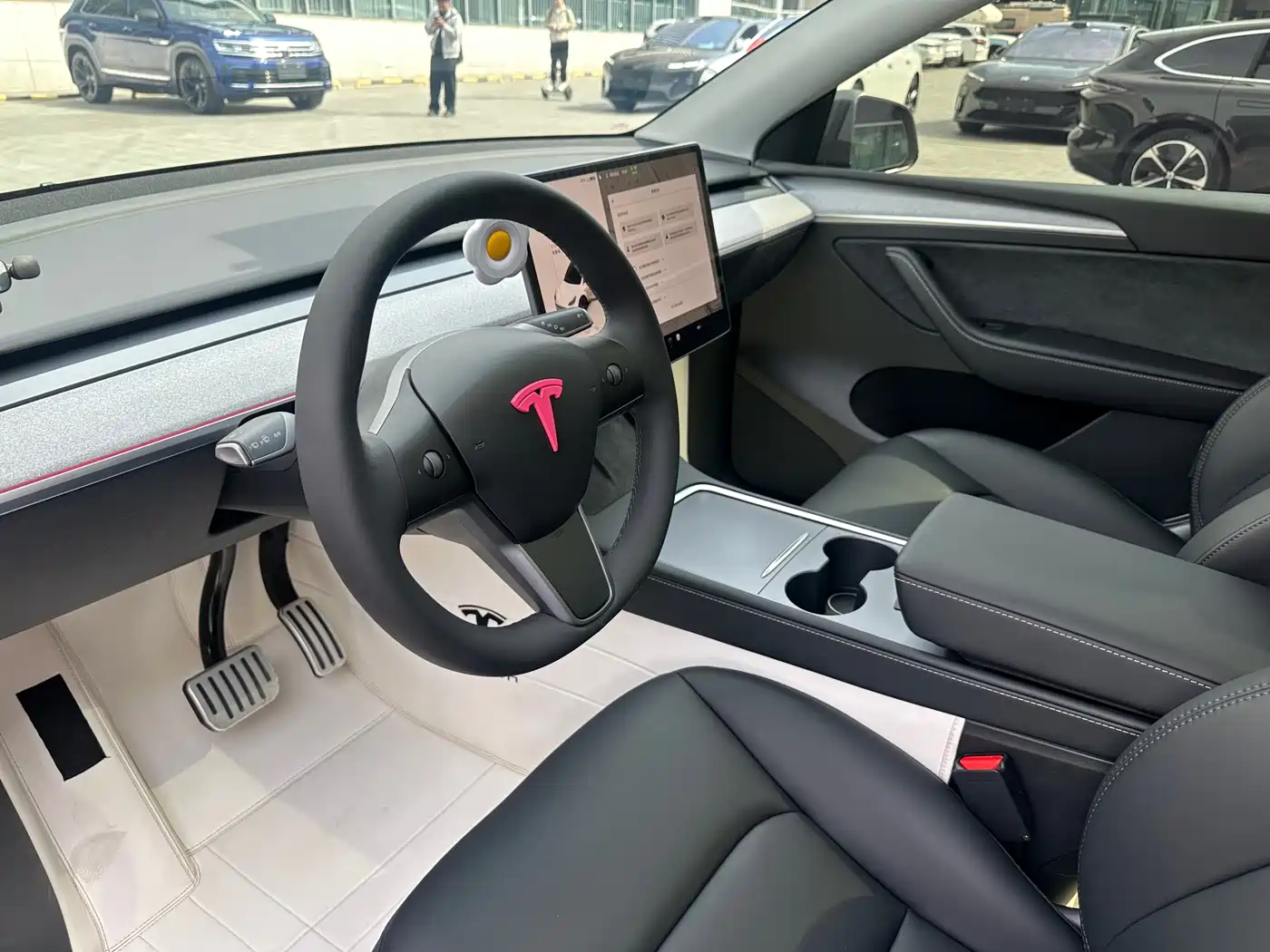 TESLA MODEL Y
