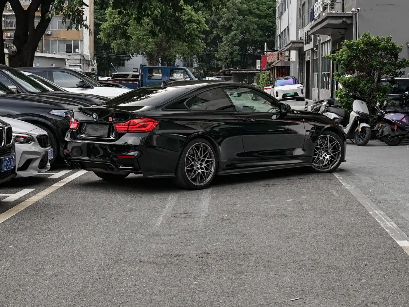 Photo 13 - BMW M4