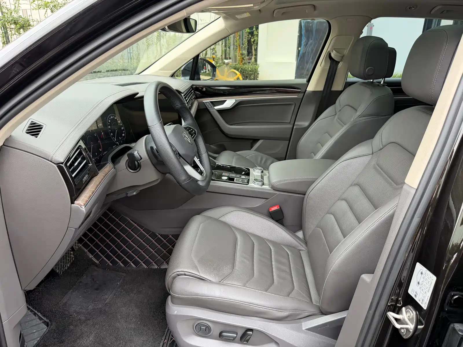 Фото 9 - Volkswagen Touareg