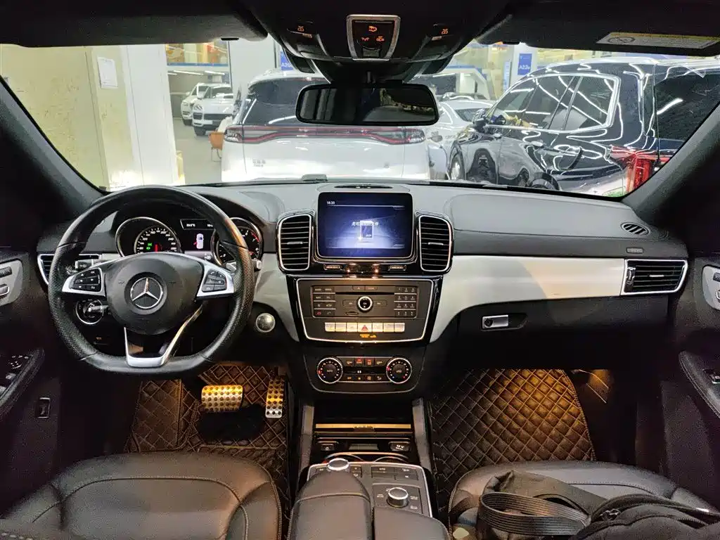 Mercedes-Benz GLE AMG 2017 AMG GLE 43 4MATIC фото 6