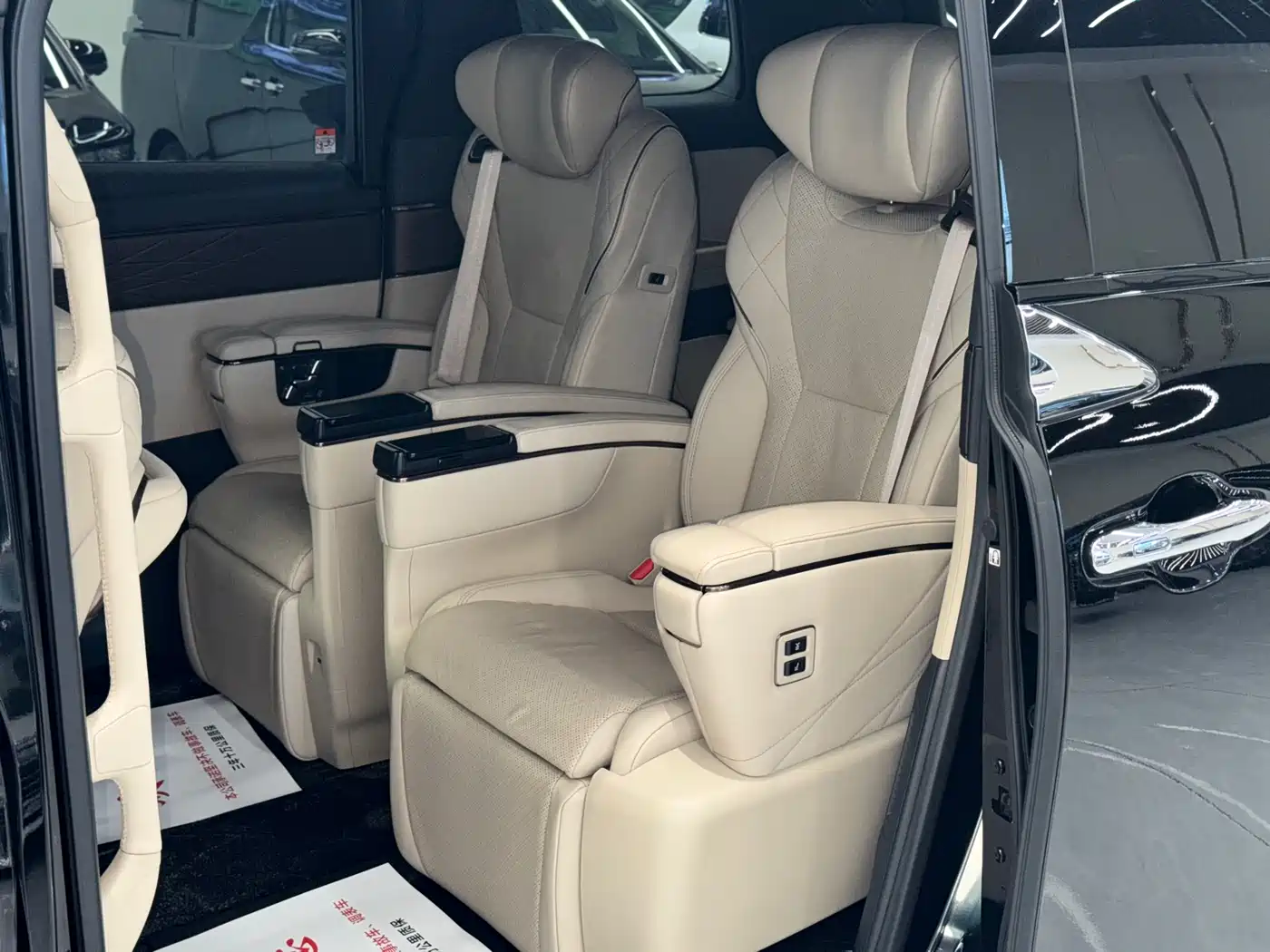 Toyota Vellfire 2024 Crown Hybrid 2.5L Premium Edition фото 5