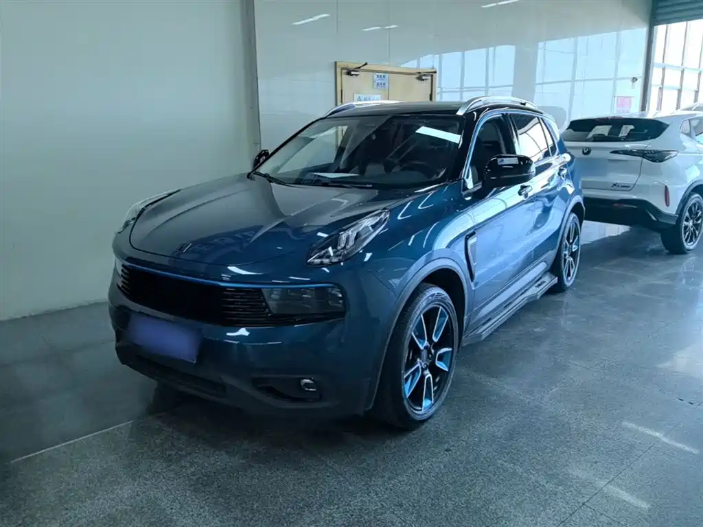 Lynk & Co 01 2017 2.0T 2WD Pro Version фото 2