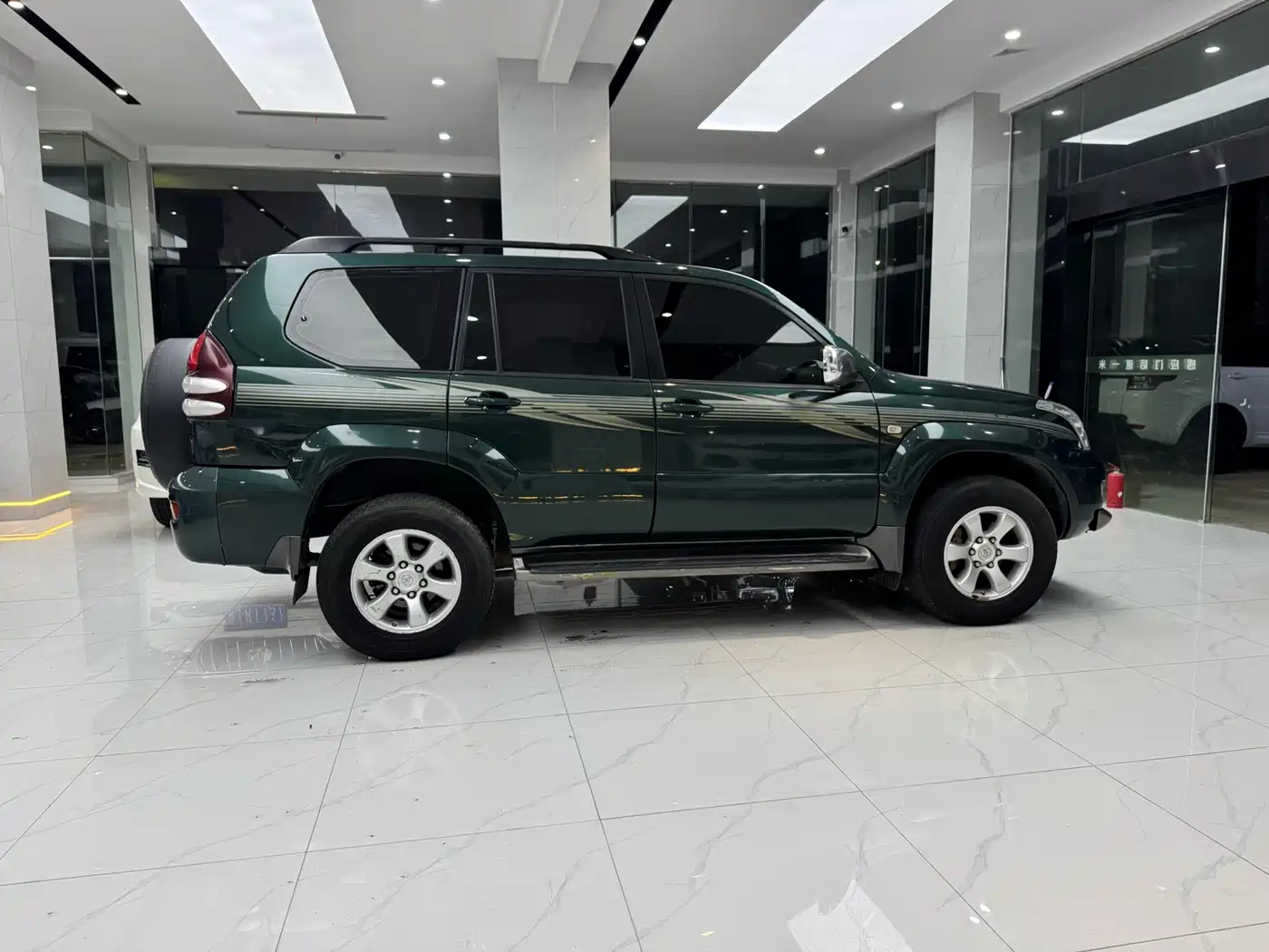 Toyota Prado (Import) 2010 2.7L Automatic Standard фото 4