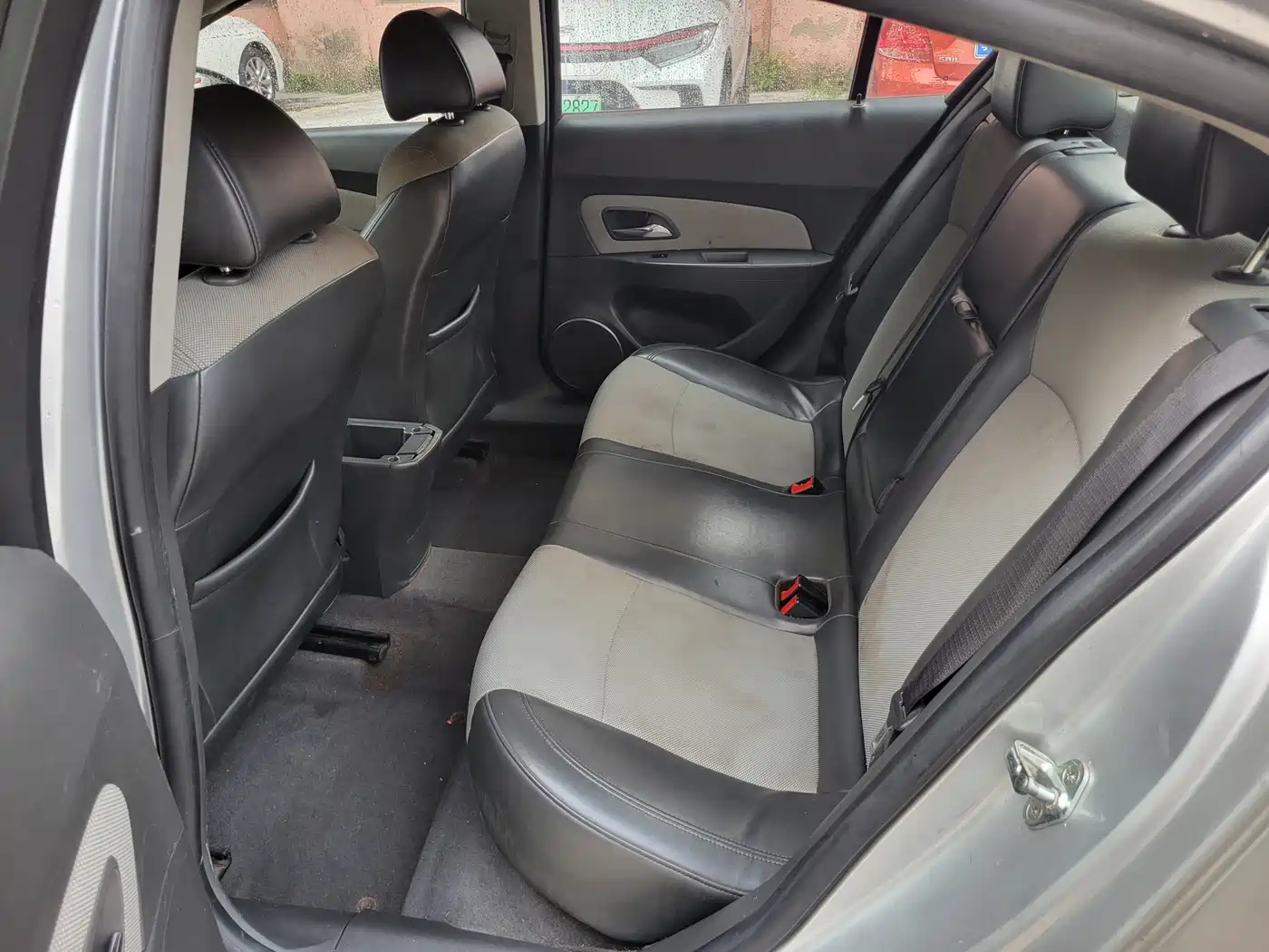Chevrolet Cruze 2013 Model 1.8L SE AT фото 10